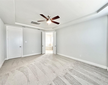 9218 Rocking Plain Lane - Photo Thumbnail 19