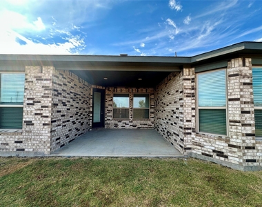9218 Rocking Plain Lane - Photo Thumbnail 24