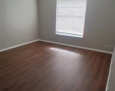 1374 Giles Avenue - Photo Thumbnail 4