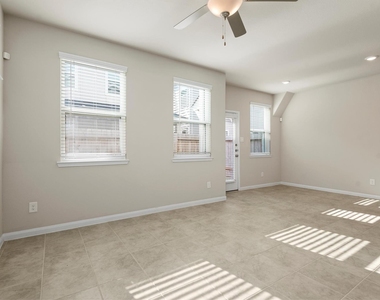 1520 Parkland Oak Drive - Photo Thumbnail 5
