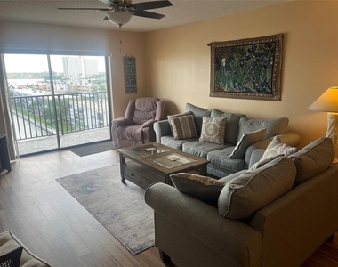 7300 Sun Island Drive S - Photo Thumbnail 1