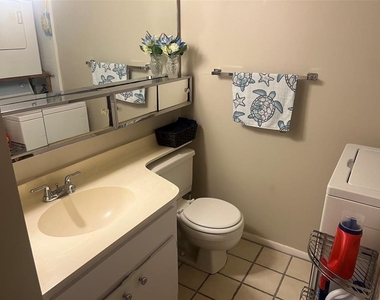 7300 Sun Island Drive S - Photo Thumbnail 10