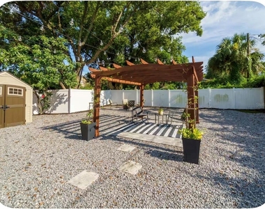 405 E Adalee Street - Photo Thumbnail 23