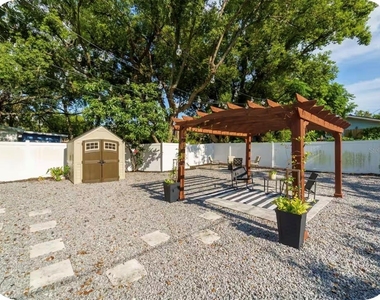 405 E Adalee Street - Photo Thumbnail 24