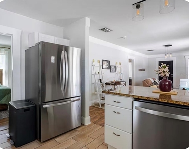 405 E Adalee Street - Photo Thumbnail 11