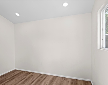 1175 Highland Court N - Photo Thumbnail 26