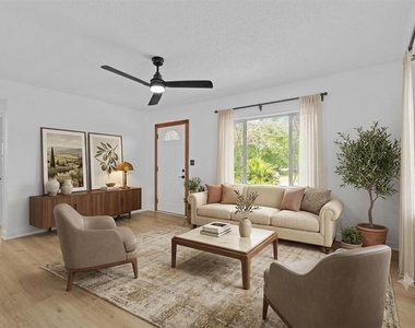 6206 S Foster Avenue - Photo Thumbnail 2
