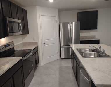 5215 Byronic Court - Photo Thumbnail 2