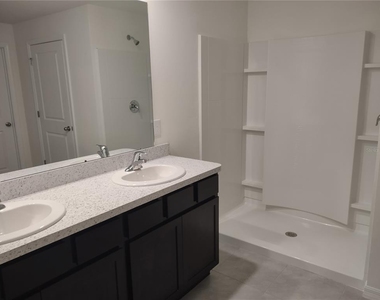 5215 Byronic Court - Photo Thumbnail 7