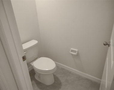 5215 Byronic Court - Photo Thumbnail 8