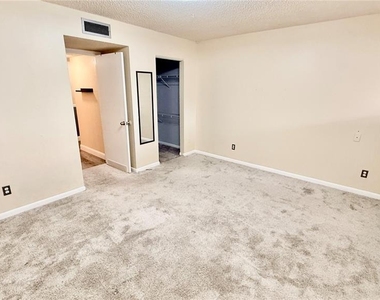 6310 Newtown Circle - Photo Thumbnail 15