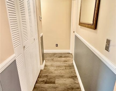 6310 Newtown Circle - Photo Thumbnail 13