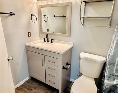 6310 Newtown Circle - Photo Thumbnail 19