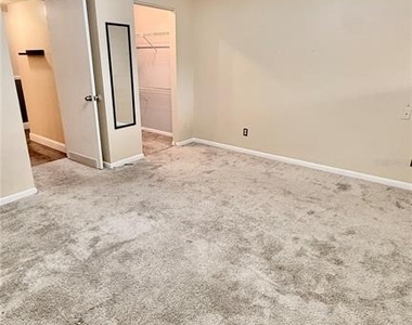 6310 Newtown Circle - Photo Thumbnail 17