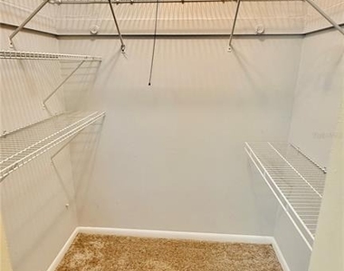 6310 Newtown Circle - Photo Thumbnail 16