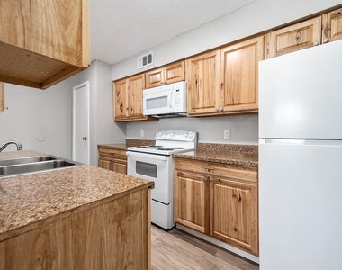 4620 W Orange Street - Photo Thumbnail 7