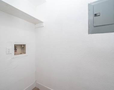 4620 W Orange Street - Photo Thumbnail 11