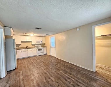 1504 E 99th Avenue - Photo Thumbnail 2