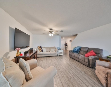 5311 New Friendship Place - Photo Thumbnail 7