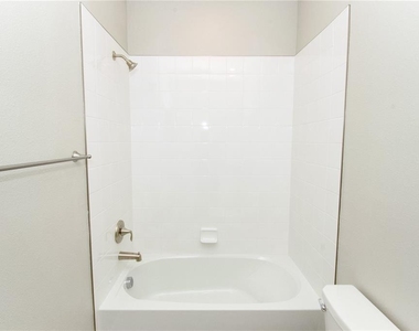 18622 Noble Caspian Drive - Photo Thumbnail 19