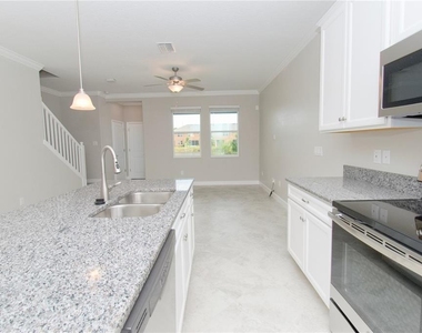 18622 Noble Caspian Drive - Photo Thumbnail 10