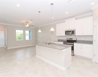 18622 Noble Caspian Drive - Photo Thumbnail 5