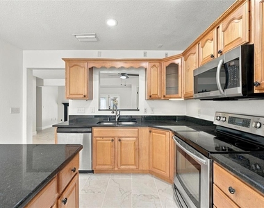 18306 Crawley Road - Photo Thumbnail 12