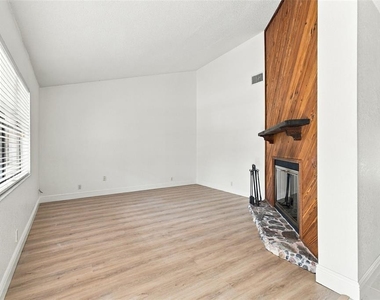 18306 Crawley Road - Photo Thumbnail 14