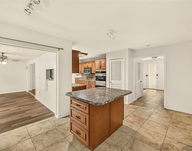 303 Saint Augustine Avenue - Photo Thumbnail 10