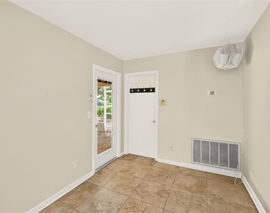 303 Saint Augustine Avenue - Photo Thumbnail 8