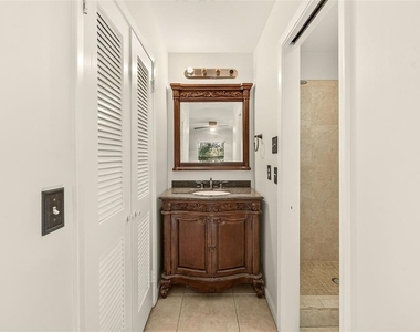 303 Saint Augustine Avenue - Photo Thumbnail 22