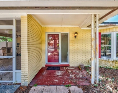 303 Saint Augustine Avenue - Photo Thumbnail 35