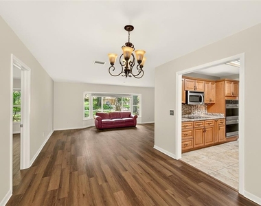 303 Saint Augustine Avenue - Photo Thumbnail 7