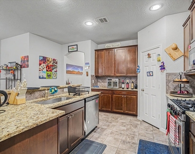 16534 Twinwalker Drive - Photo Thumbnail 5