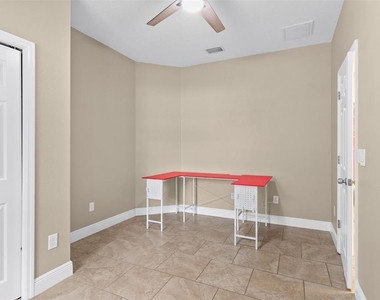 6804 N Himes Avenue - Photo Thumbnail 16