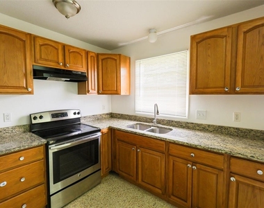 8300 57th Street N - Photo Thumbnail 2