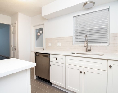 1115 Rue Des Chateaux - Photo Thumbnail 5