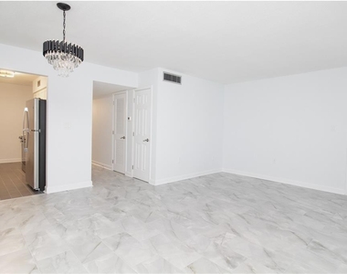 1115 Rue Des Chateaux - Photo Thumbnail 4
