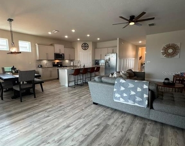 1127 Pipestone Place - Photo Thumbnail 4
