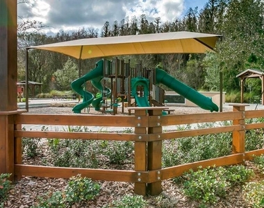 1127 Pipestone Place - Photo Thumbnail 30
