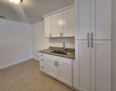 1726 W Chestnut Street - Photo Thumbnail 7
