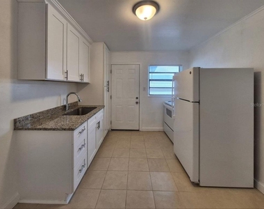 1726 W Chestnut Street - Photo Thumbnail 9