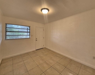1726 W Chestnut Street - Photo Thumbnail 2