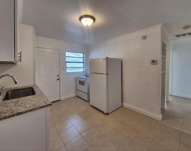 1726 W Chestnut Street - Photo Thumbnail 6
