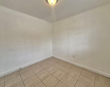 1726 W Chestnut Street - Photo Thumbnail 17