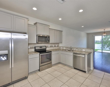 9160 Hillcroft Drive - Photo Thumbnail 12