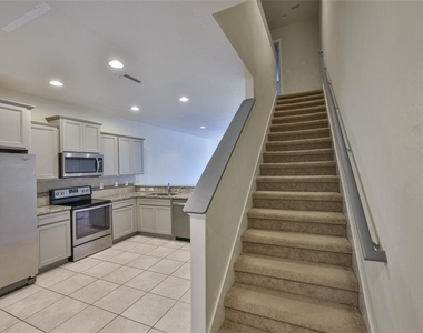9160 Hillcroft Drive - Photo Thumbnail 15