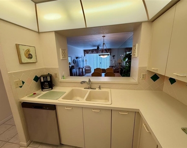 5701 Bahia Del Mar Circle - Photo Thumbnail 6