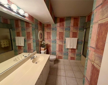 5701 Bahia Del Mar Circle - Photo Thumbnail 15