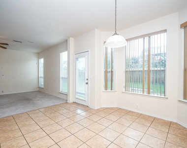 3015 Darby Brook Drive - Photo Thumbnail 7